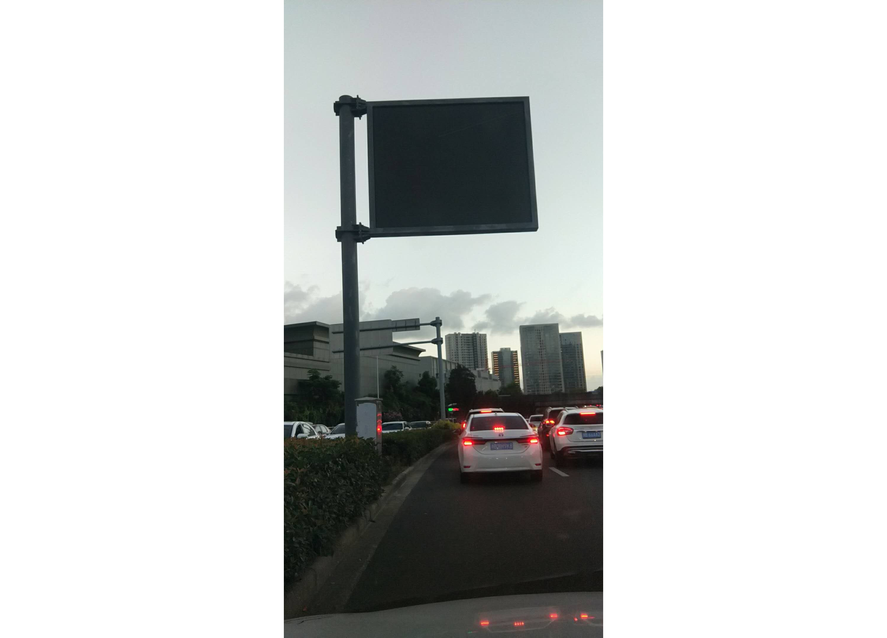 LED诱导屏