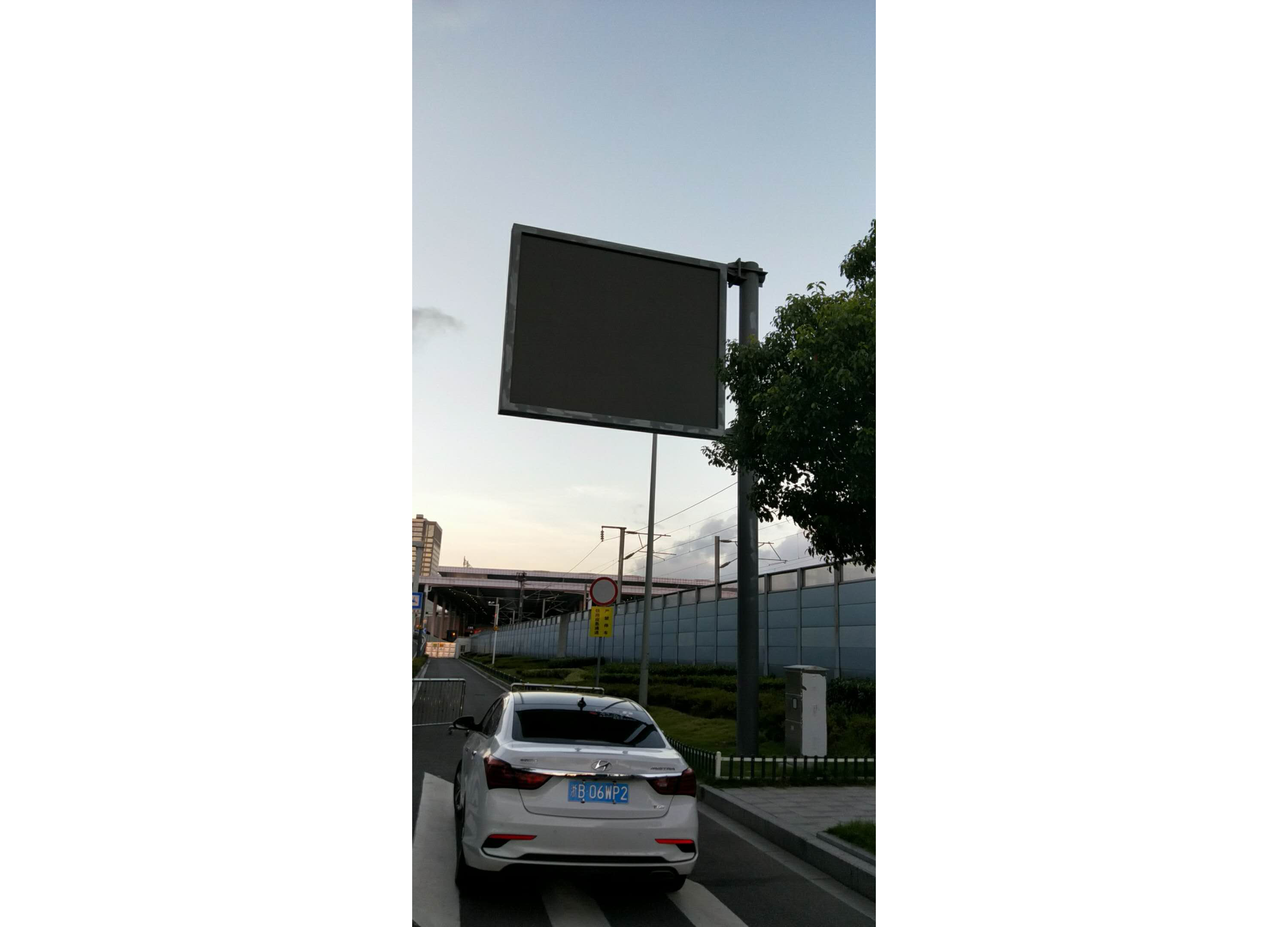 LED诱导屏